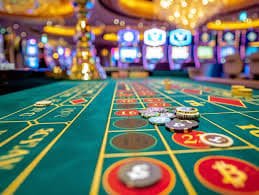 Pengguna menikmati akses fitur keamanan data dan privasi di platform